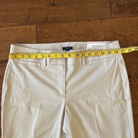 Ann Taylor Cream Stretched Crop Length - Picture 4 of 12